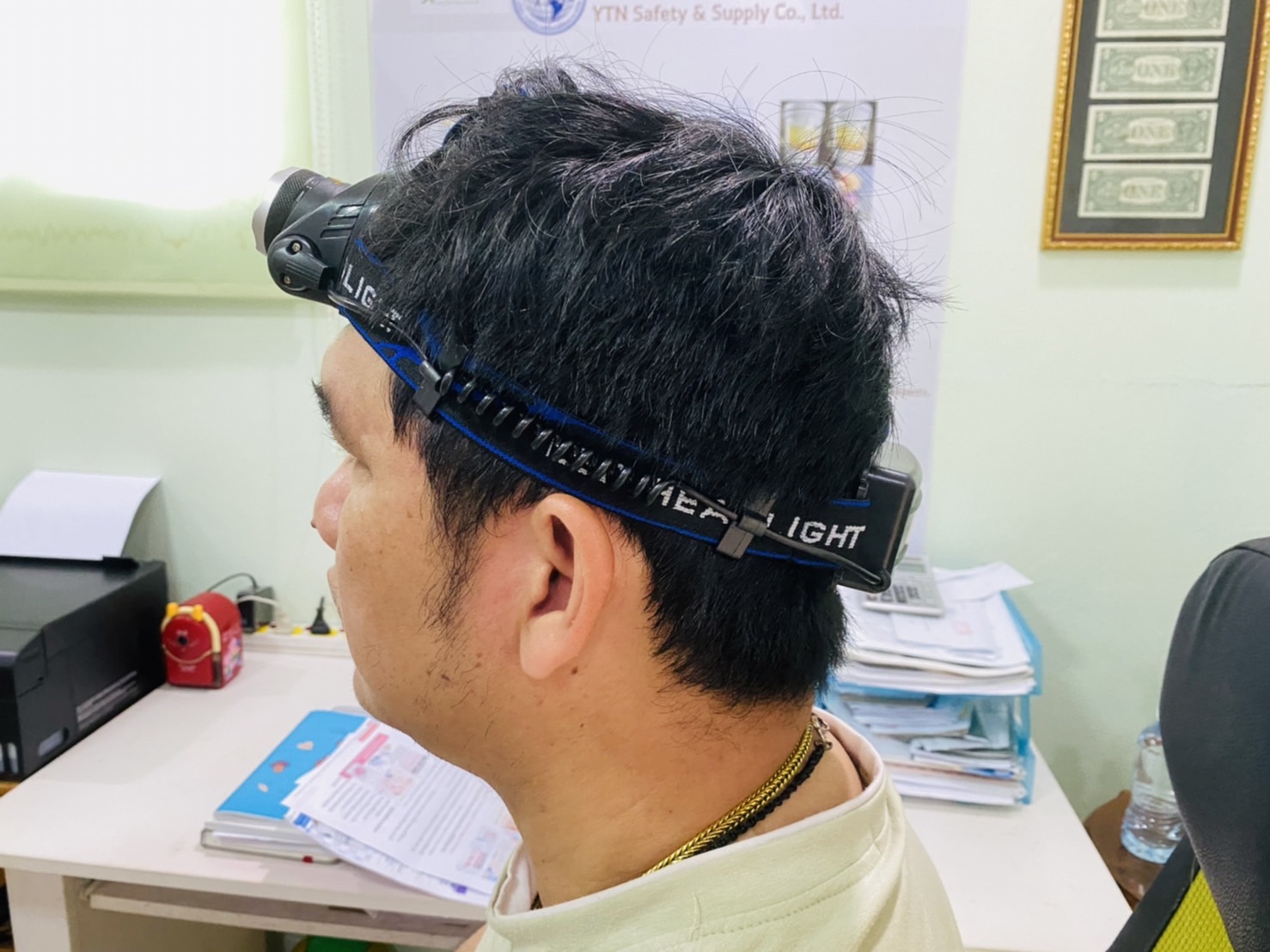 ไฟฉายคาดศรีษะ LED แสงสีขาว ซูมได้ ชาร์จไฟได้ในตัว