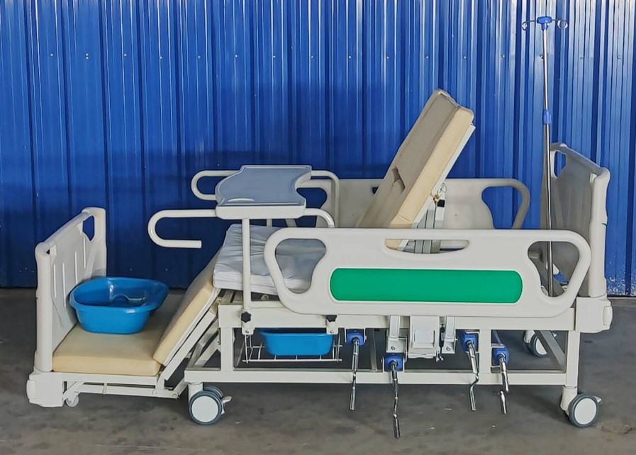 เตียงผู้ป่วยแบบมือหมุน 5 ฟังก์ชั่น ราวกั้นปีกนก ABS รุ่น B01-I-DL