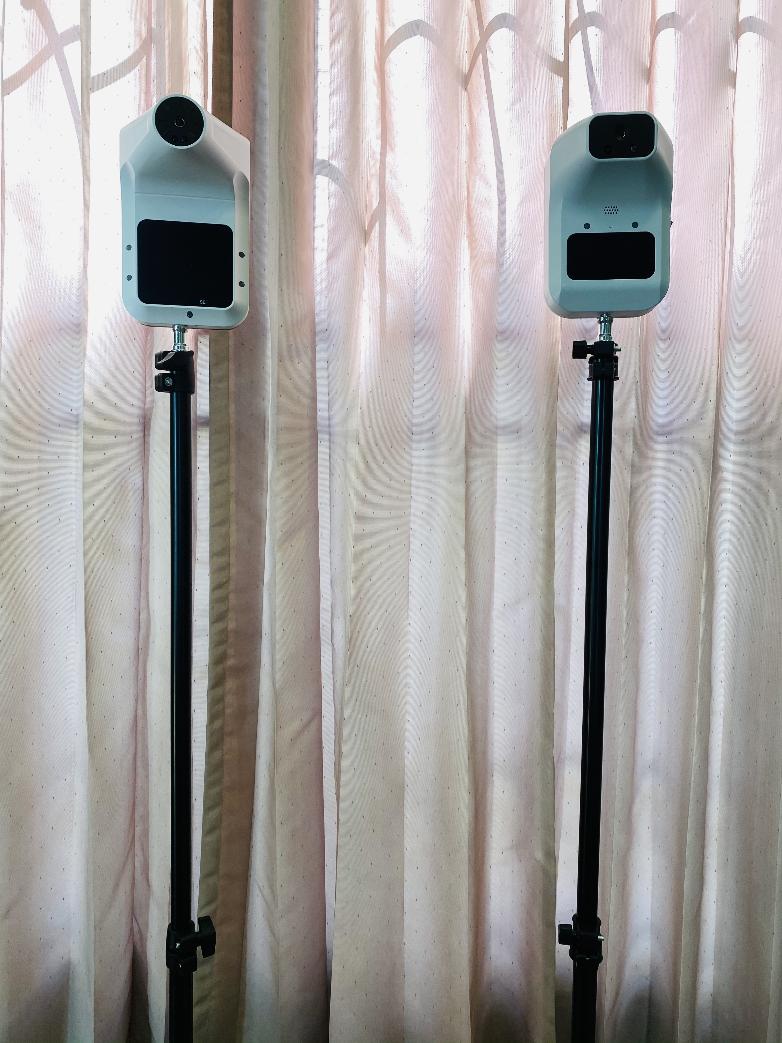 เครื่องวัดอุณหภูมิแบบอินฟาเรด พร้อมขาตั้งและอุปกรณ์ครบชุด