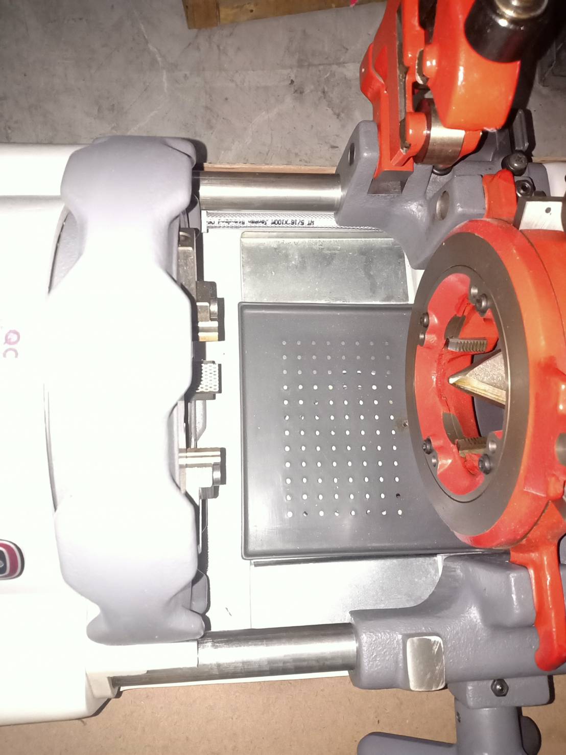 เครื่องต๊าปเกลียว Asada รุ่น Beaver 80 auto (1/4-3 นิ้ว)