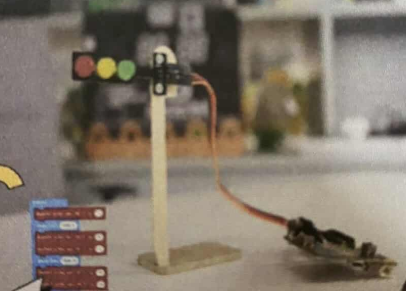 ชุดสื่อการเรียนการสอนควบคุม การทำงานของ ระบบไฟ Microbit