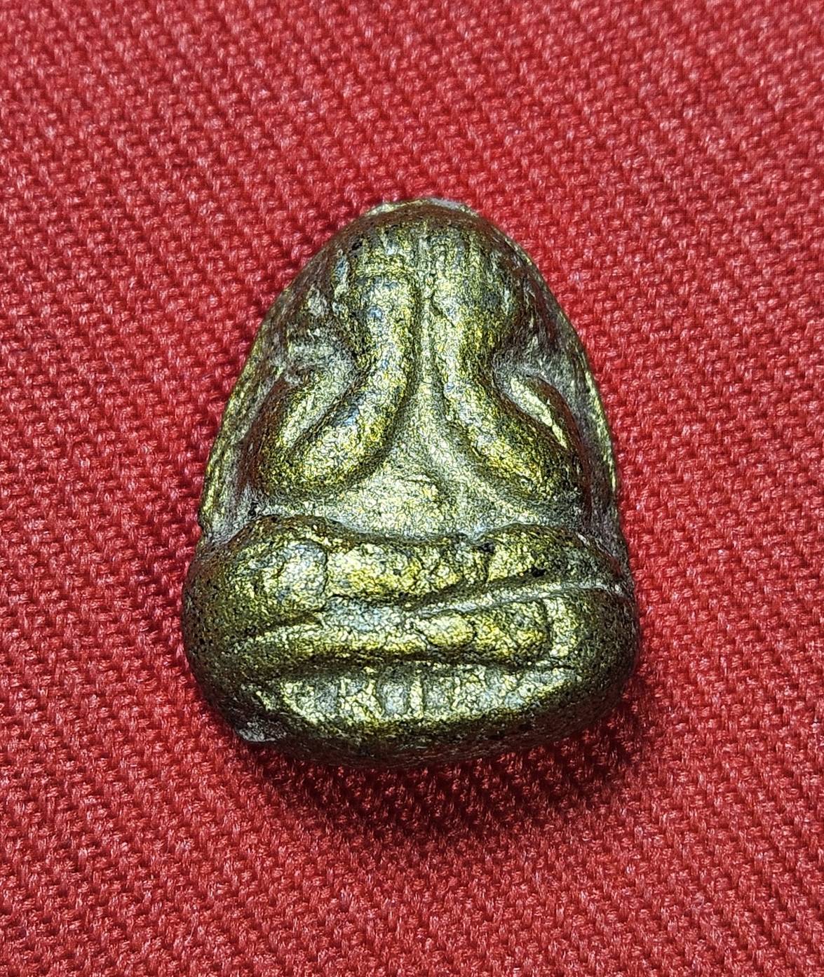 * "พระปิดตา "รุ่นแรก" หลวงปู่ครูบาคำหล้า สังวโร ภิกขุ "เนื้อผงใบลาน คลุกรัก จุ่มรัก ลงทอง" วัดพระธาตุดอยจอมสักสังวราม ต.บ้านดู่ อ.เมือง จ.เชียงราย ปี พ.ศ. 2507..! "สภาพสวยสมบูรณ์ดั้งเดิม...สวยมากๆ...สวยเดิมๆ...ไม่ผ่านการใช้..