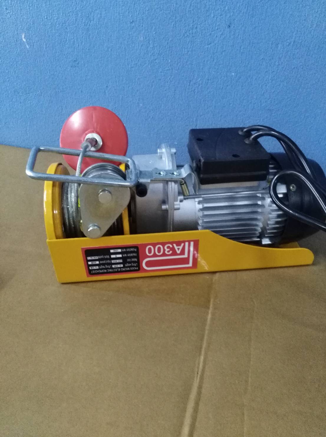 รอกสลิงไฟฟ้า DESO รุ่น PA300