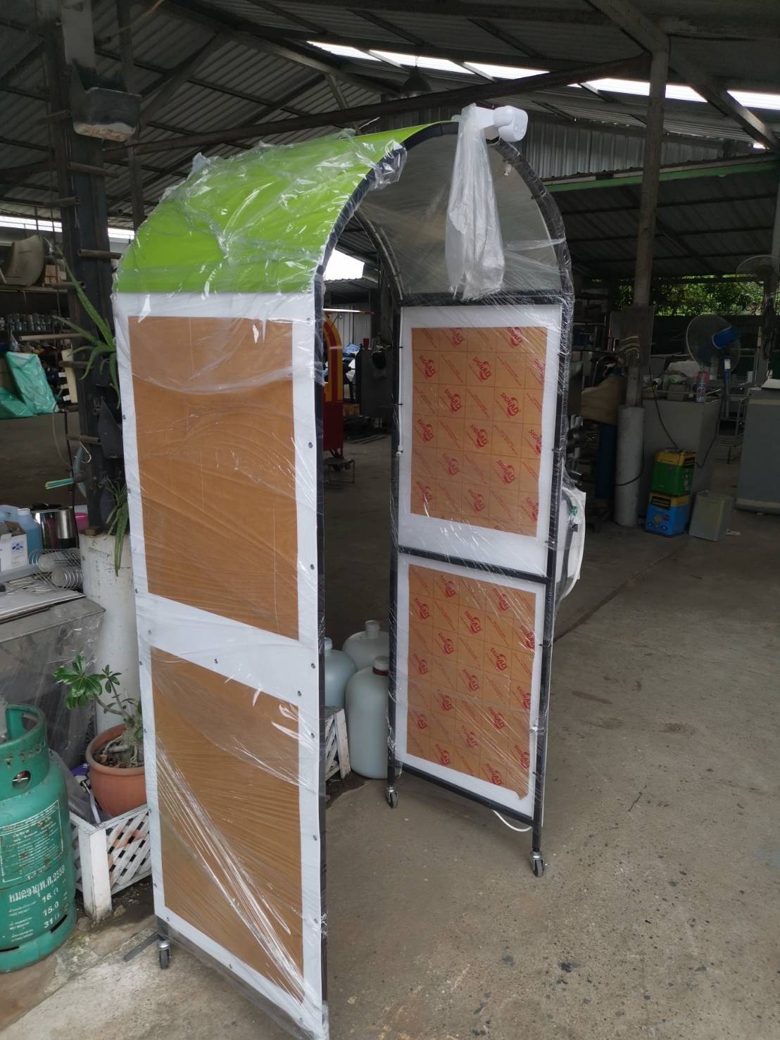 อุโมงค์พ่นฆ่าเชื้อโรคเคลื่อนย้ายได้ โครงสร้างเหล็กหุ้มอคริลิค