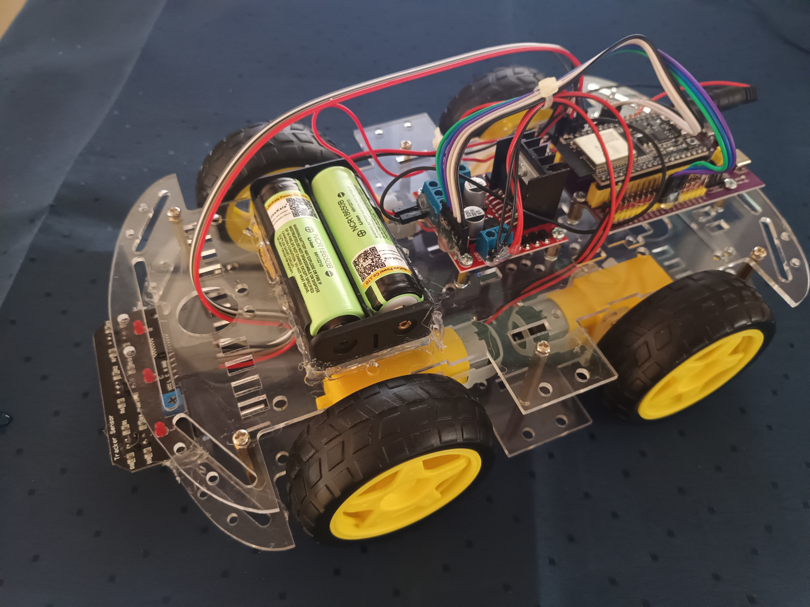 ชุดคิท หุ่นยนต์เดินตามเส้น 3 เซ็นเซอร์ ESP32