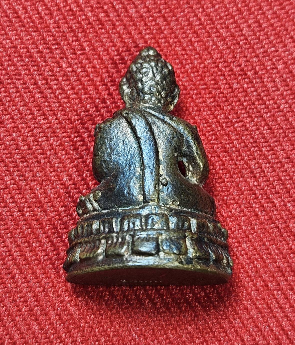 * "พระชัยวัฒน์ "เจริญทรัพย์" หลวงพ่อเจริญ มุนิจารี วัดจันเสน ต.จันเสน อ.ตาคลี จ.นครสวรรค์ ปี พ.ศ. 2553..! "เนื้อนวโลหะ" (ตอกโค๊ต "จันเสน" ที่ใต้ฐาน ขององค์พระ กำกับ)..."สภาพสวยสมบูรณ์ดั้งเดิม...สวยมากๆ...สวยเดิมๆ...