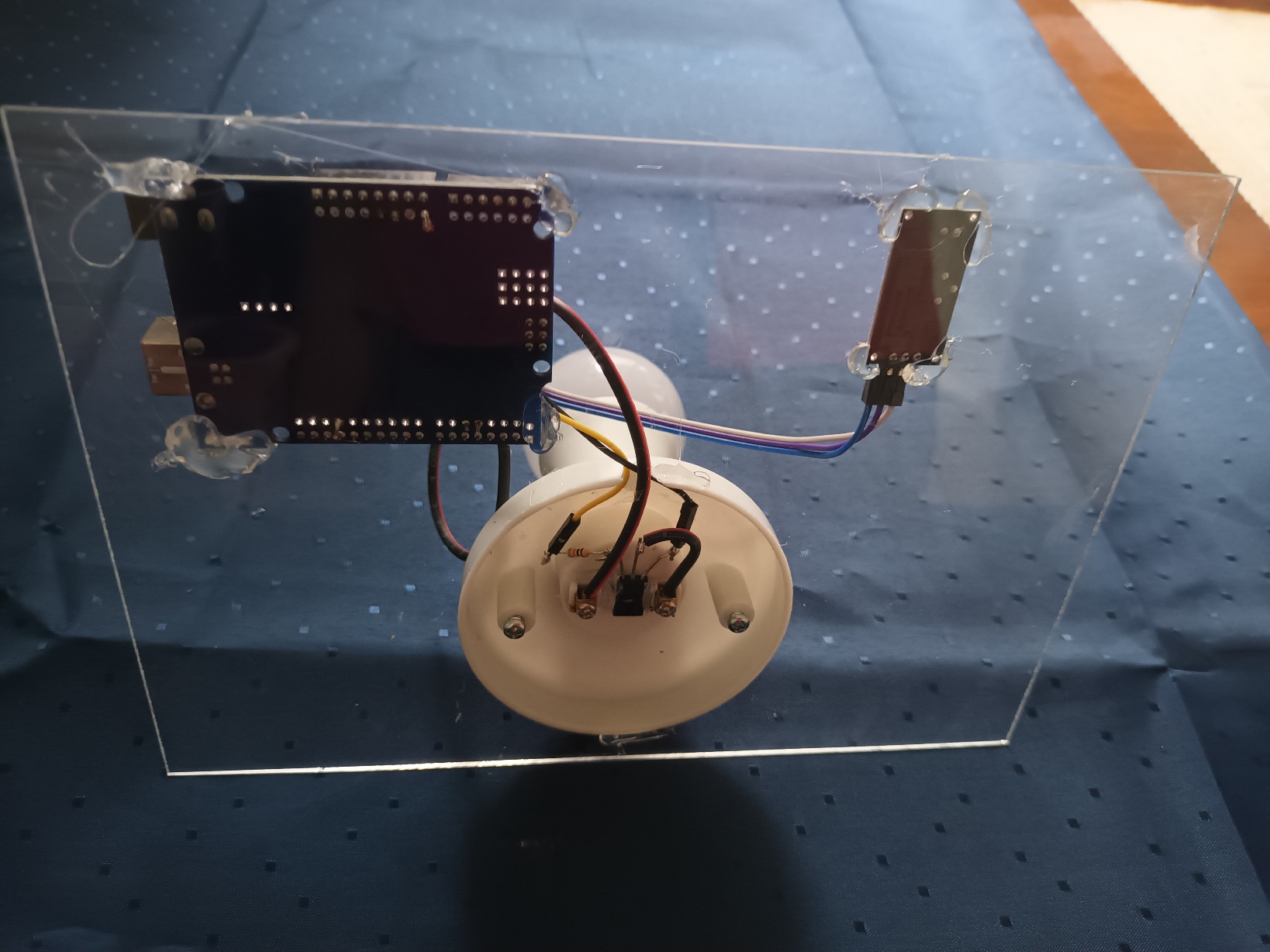 ชุดประกอบสำเร็จ Arduino ควบคุมการติด-ดับ และ หรี่แสงสว่างหลอดไฟด้วยเสียงปรบมือ