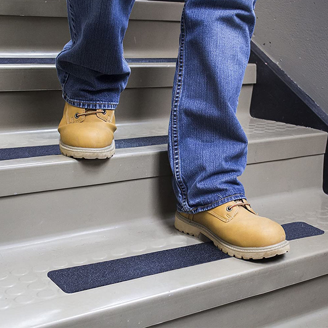 เทปกันลื่น Safety-Walk รุ่น 610 สีดำ ยี่ห้อ 3M 2''x18 m