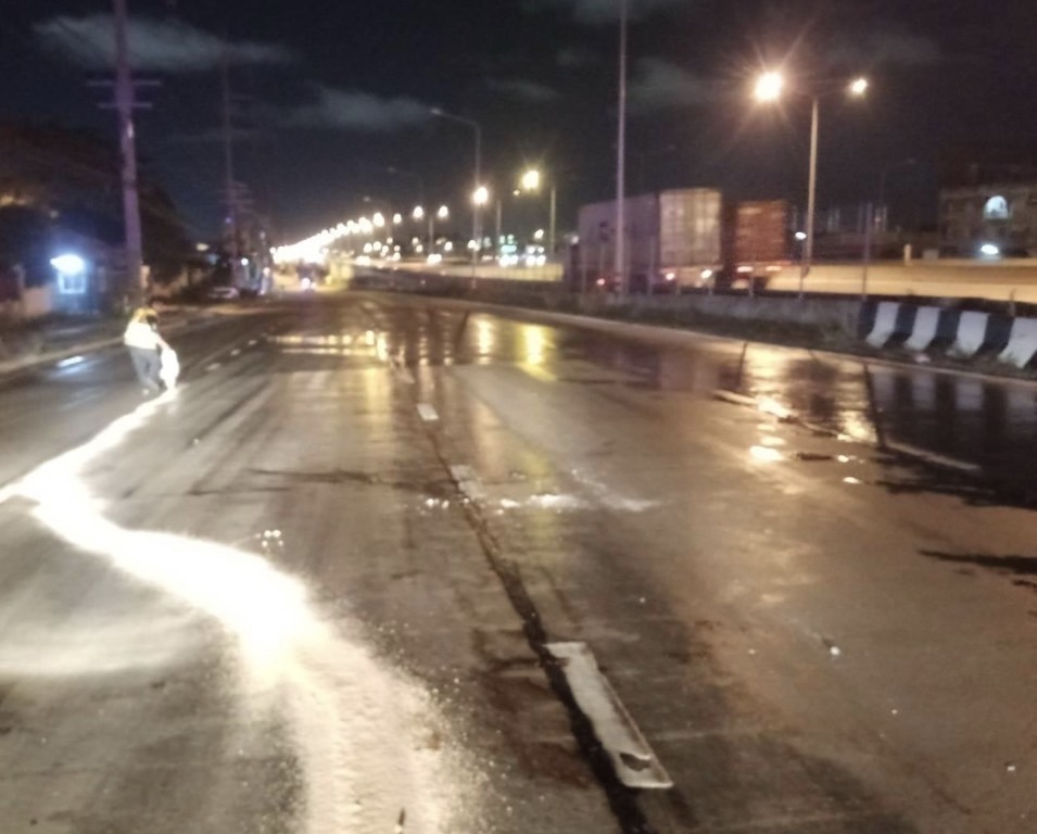 ผงดูดซับน้ำมันและสารเคมี แบบถุง 20 กก.