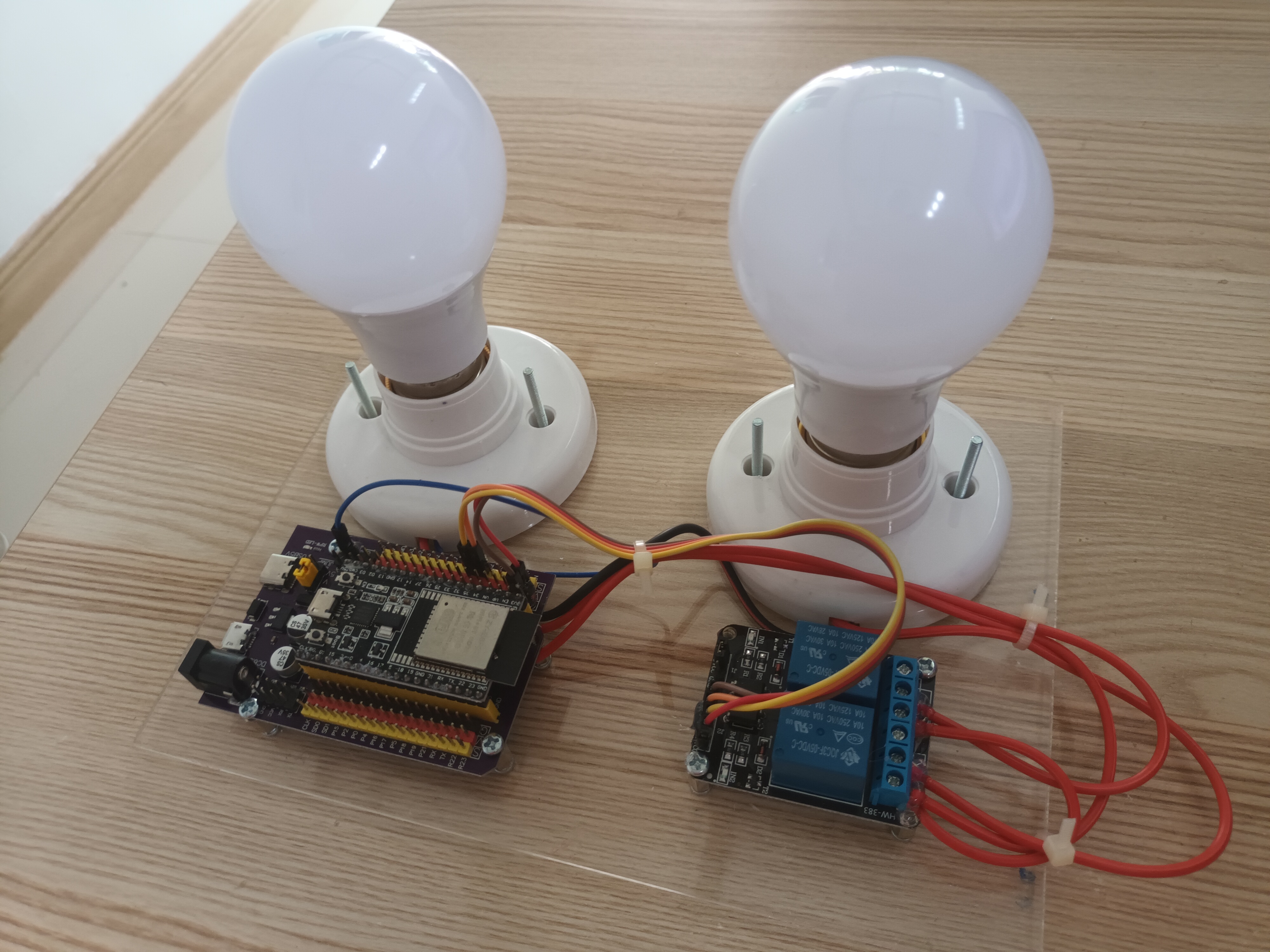 ชุดประกอบสำเร็จ IOT เปิด-ปิดไฟ ด้วยมือถือ ผ่าน ESP32 + Bluetooth