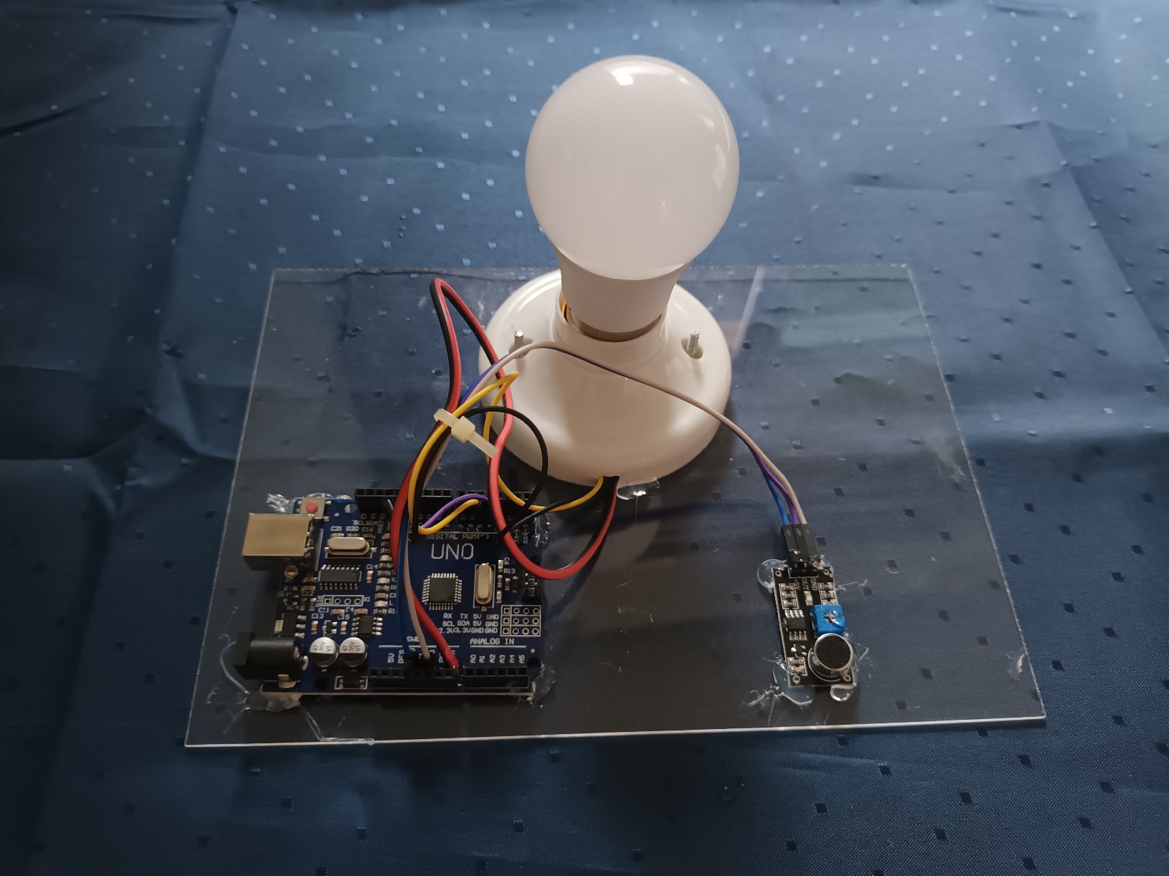 ชุดประกอบสำเร็จ Arduino ควบคุมการติด-ดับ และ หรี่แสงสว่างหลอดไฟด้วยเสียงปรบมือ