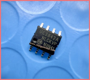 UC3842A ไอซี PWM SMD-8
