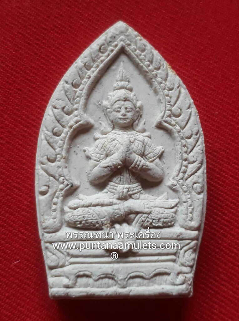 พระขุนแผนร่ายเวทย์ หลวงปู่จอม วัดบ้านดอนดู่ จ.อำนาจเจริญ..."เนื้อมหาว่านเกสร ผสมผงพุทธมงคล สีขาว / กรรมการ" "องค์ที่ 2."