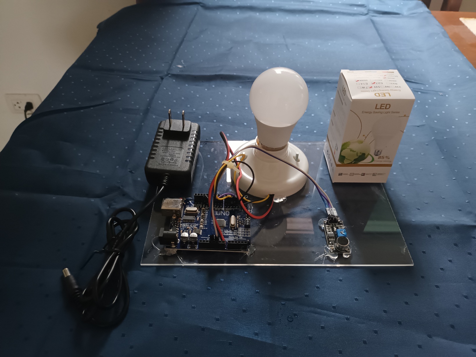 ชุดประกอบสำเร็จ Arduino ควบคุมการติด-ดับ และ หรี่แสงสว่างหลอดไฟด้วยเสียงปรบมือ