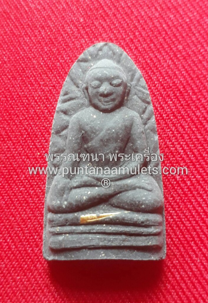 พระรอด เนื้อมหาว่านวิเศษ(ดำ) "ตะกรุดทองคำแท้"..."รุ่น ๕ เสาร์ ๑ ไตรมาส" ฉลอง ๗ รอบ ๘๔ ปี ปี ๔๗...หลวงปู่รอด ฐิตวิริโย วัดสันติกาวาส จ.พิษณุโลก
