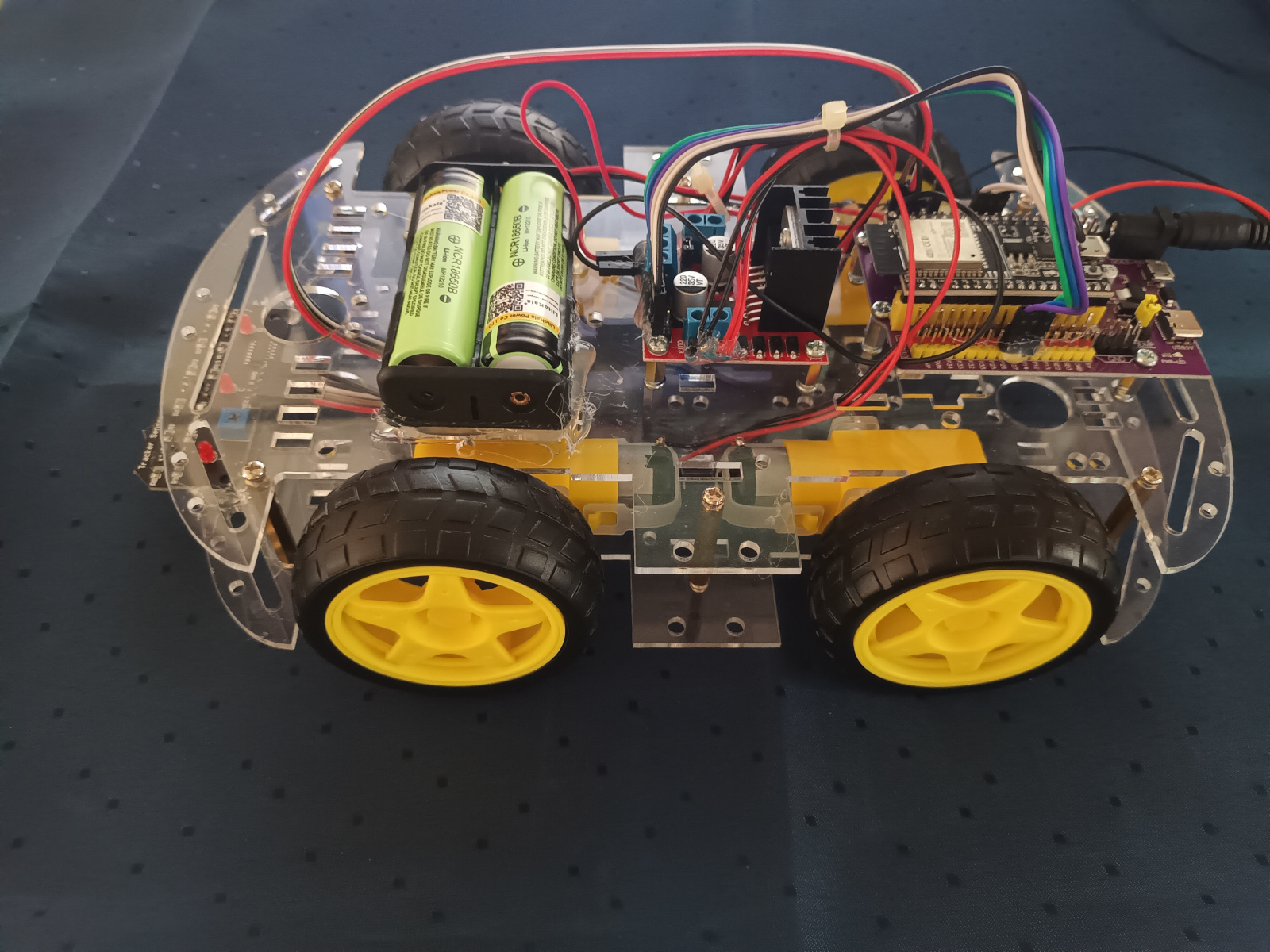 ชุดคิท หุ่นยนต์เดินตามเส้น 3 เซ็นเซอร์ ESP32