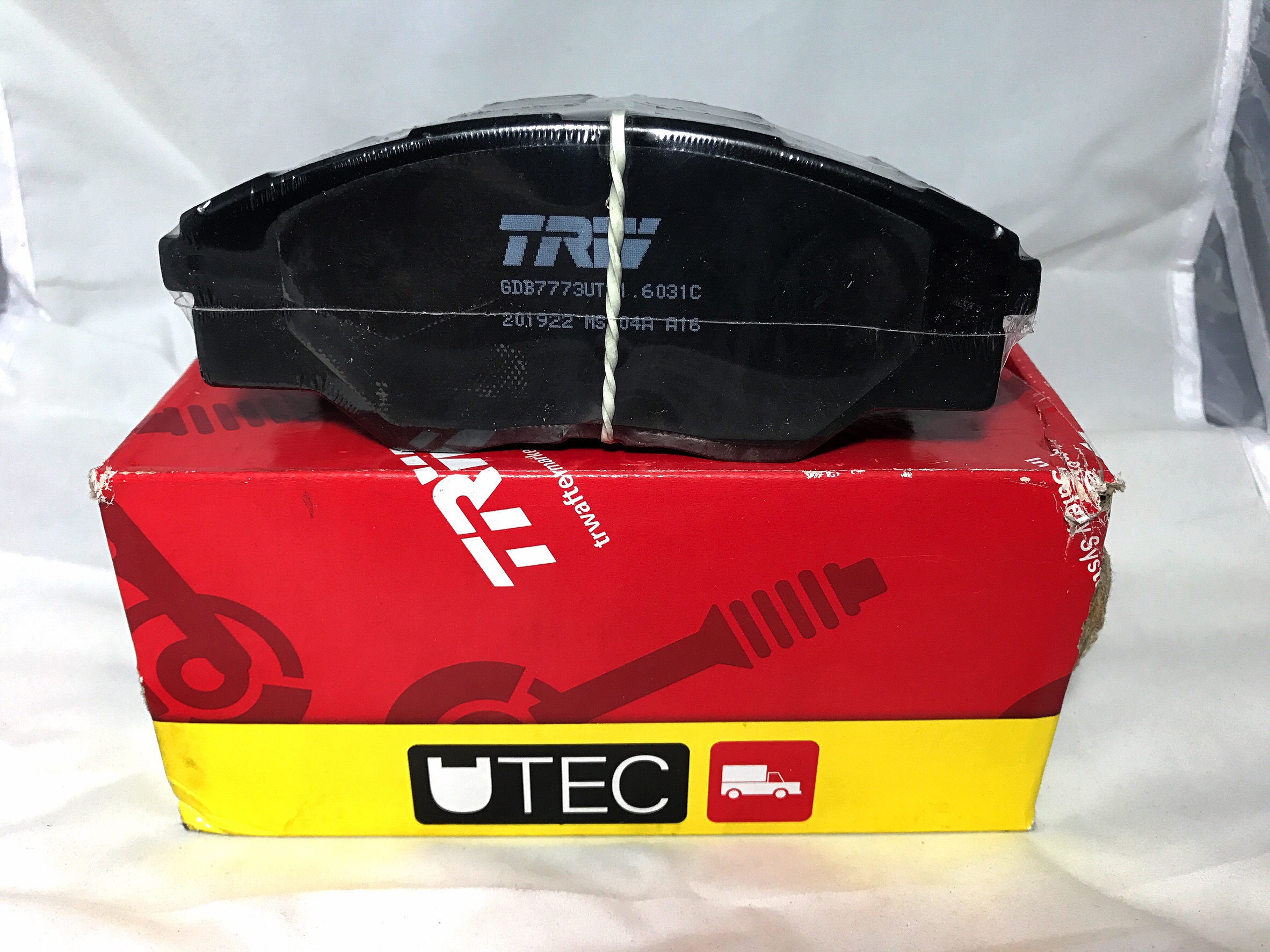 ผ้าเบรค-หน้า Toyota Hilux Vigo Champ 2WD ปี 2011 - 2015 (TRW-UTEC)