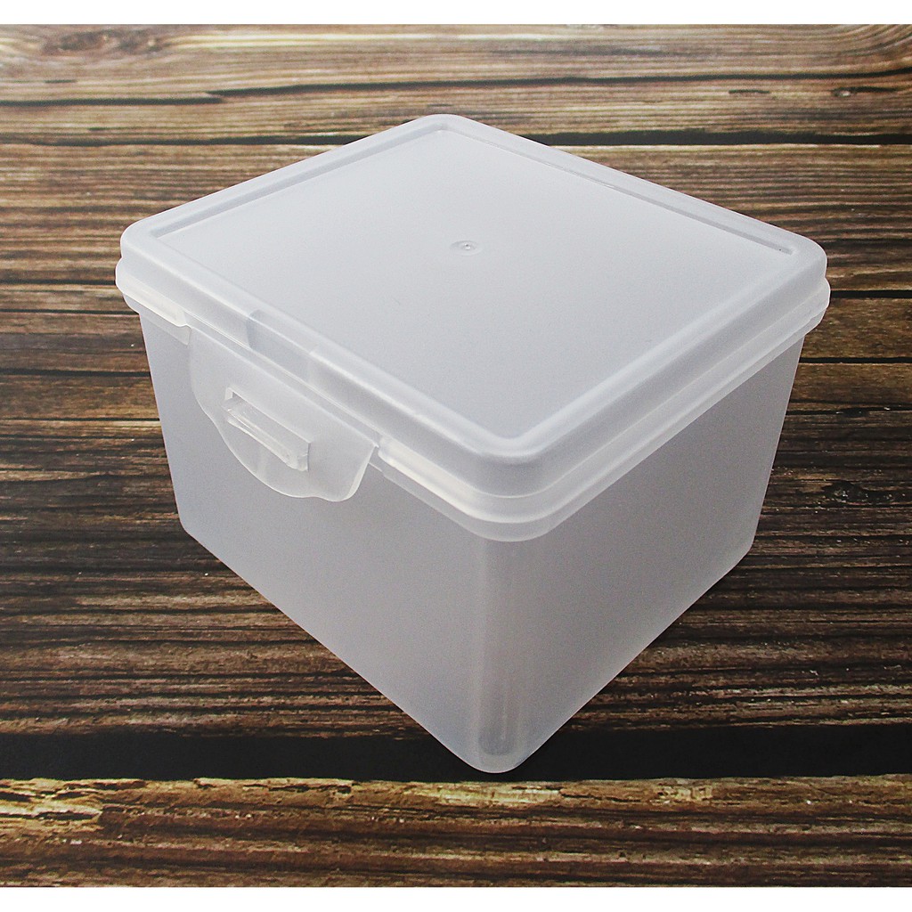 กล่องพลาสติก ขนาด 8 x 9 x 7 cm