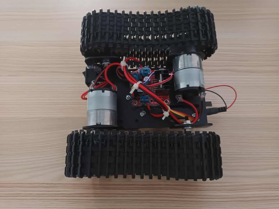 ชุดคิท หุ่นยนต์ตีนตะขาบ ESP32 บังคับด้วย แอพบลูทูธ BlueDuino