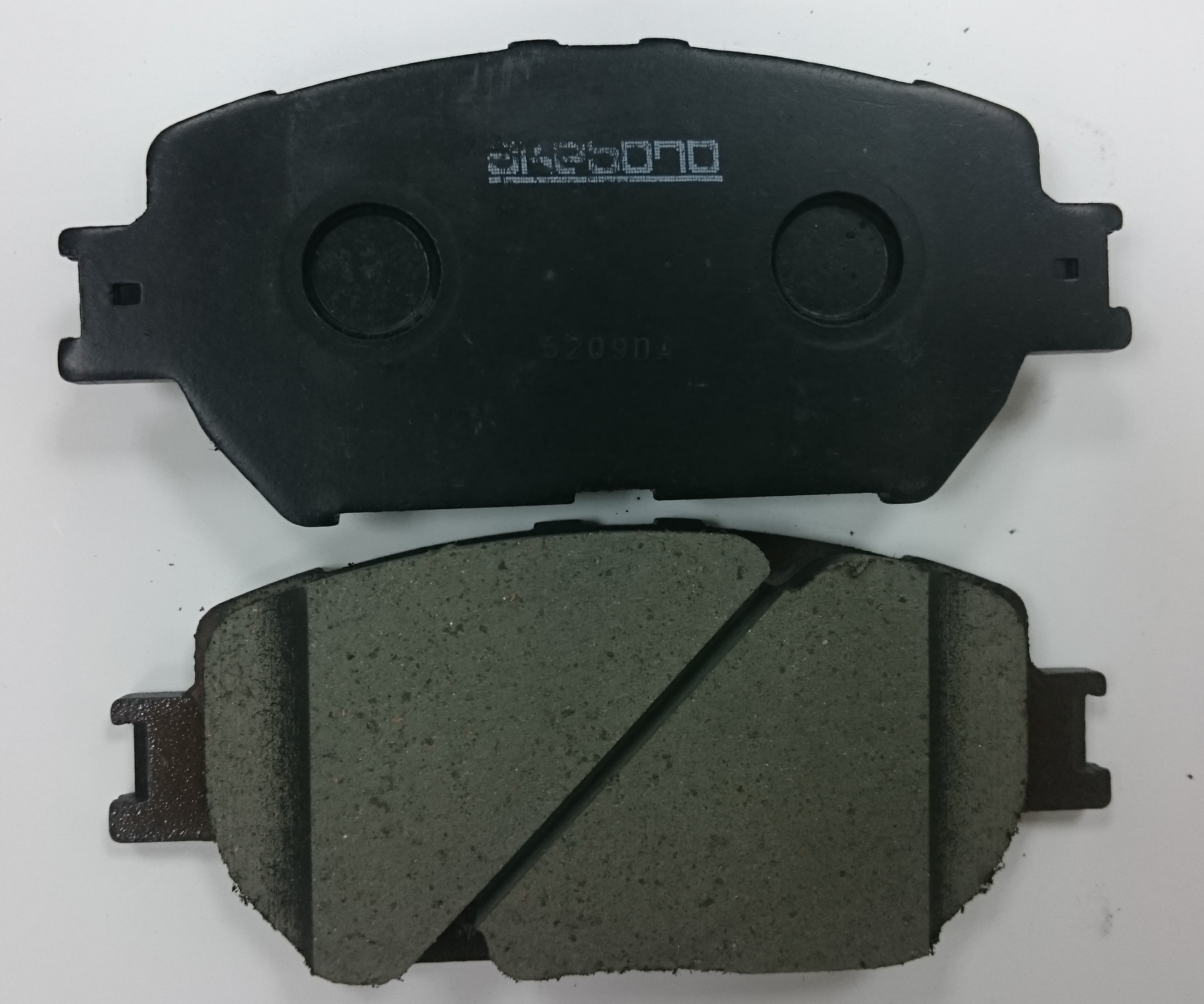 ผ้าเบรค-หน้า toyota camry ACV30/31 ปี 2002 ขึ้นไป (akebono)