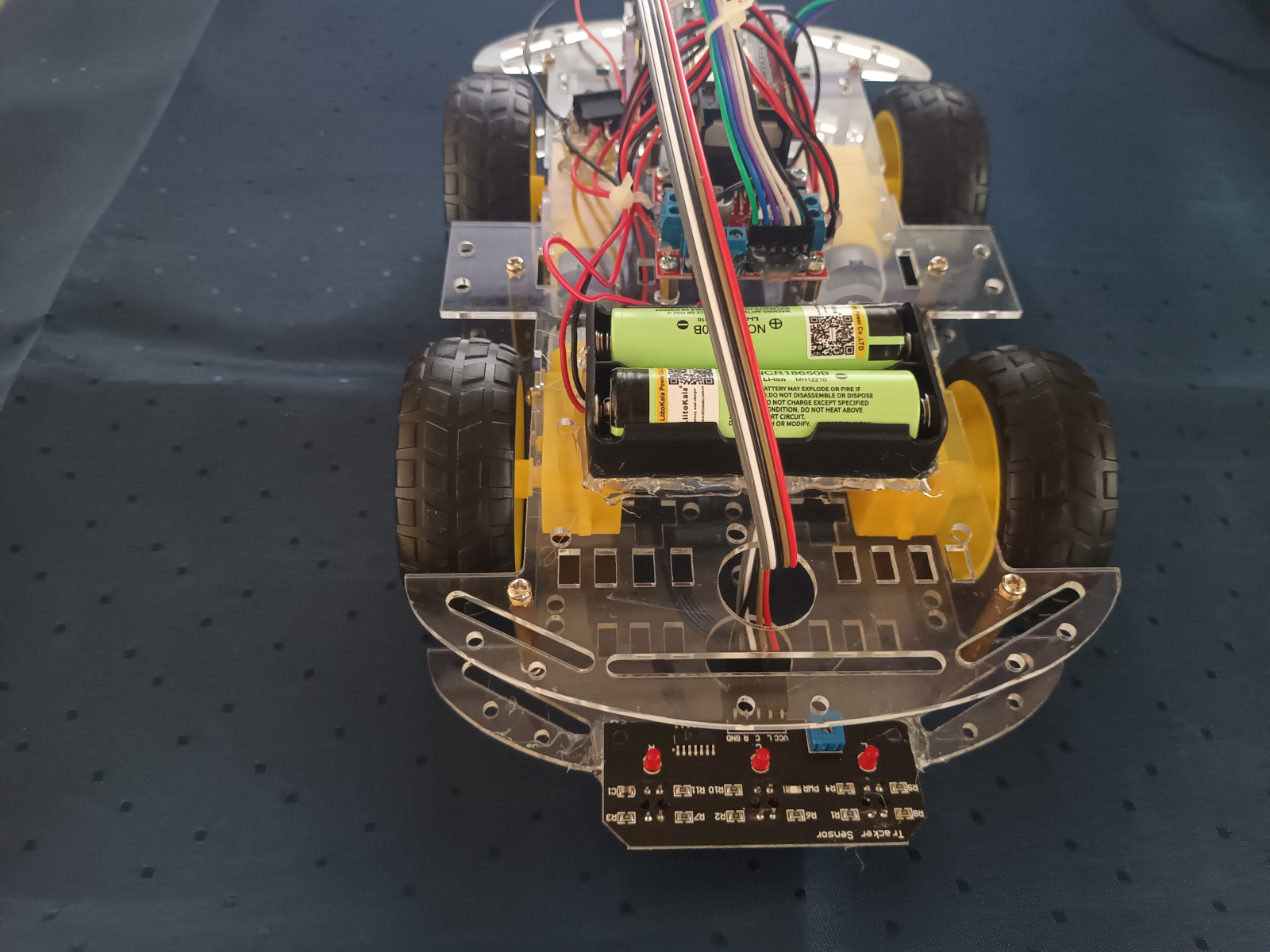 ชุดคิท หุ่นยนต์เดินตามเส้น 3 เซ็นเซอร์ ESP32