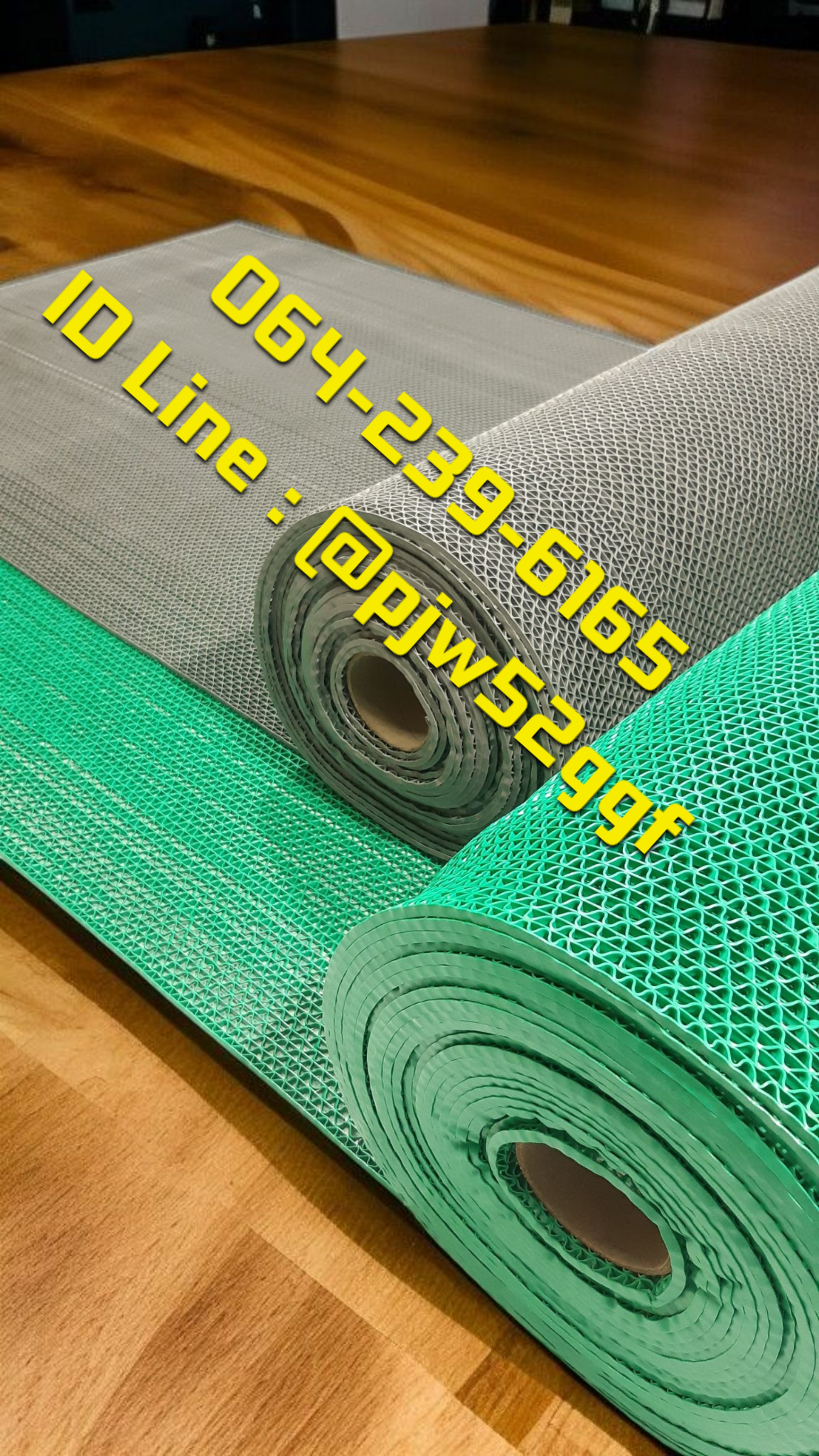 แผ่นกันลื่น ขายส่ง/แผ่นยางปูสระว่ายน้ำ สนใจ 064-239-6165