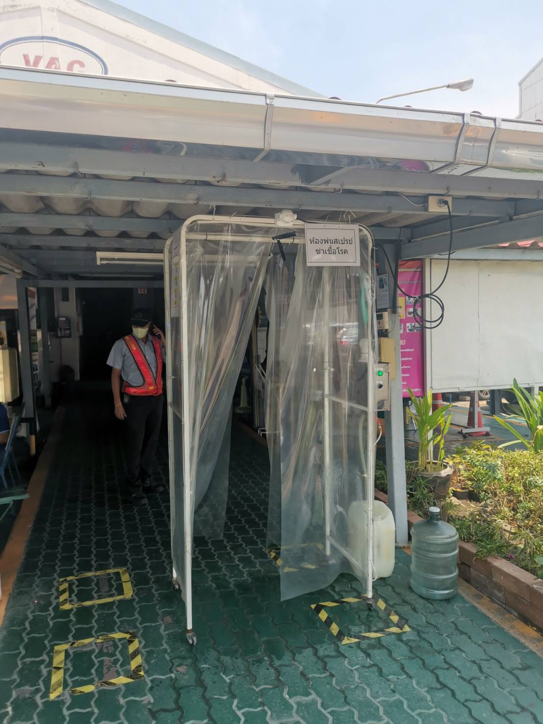 อุโมงค์พ่นฆ่าเชื้อโรคเคลื่อนย้ายได้ โครงสร้างจากเหล็กหุ้มผ้าใบใส