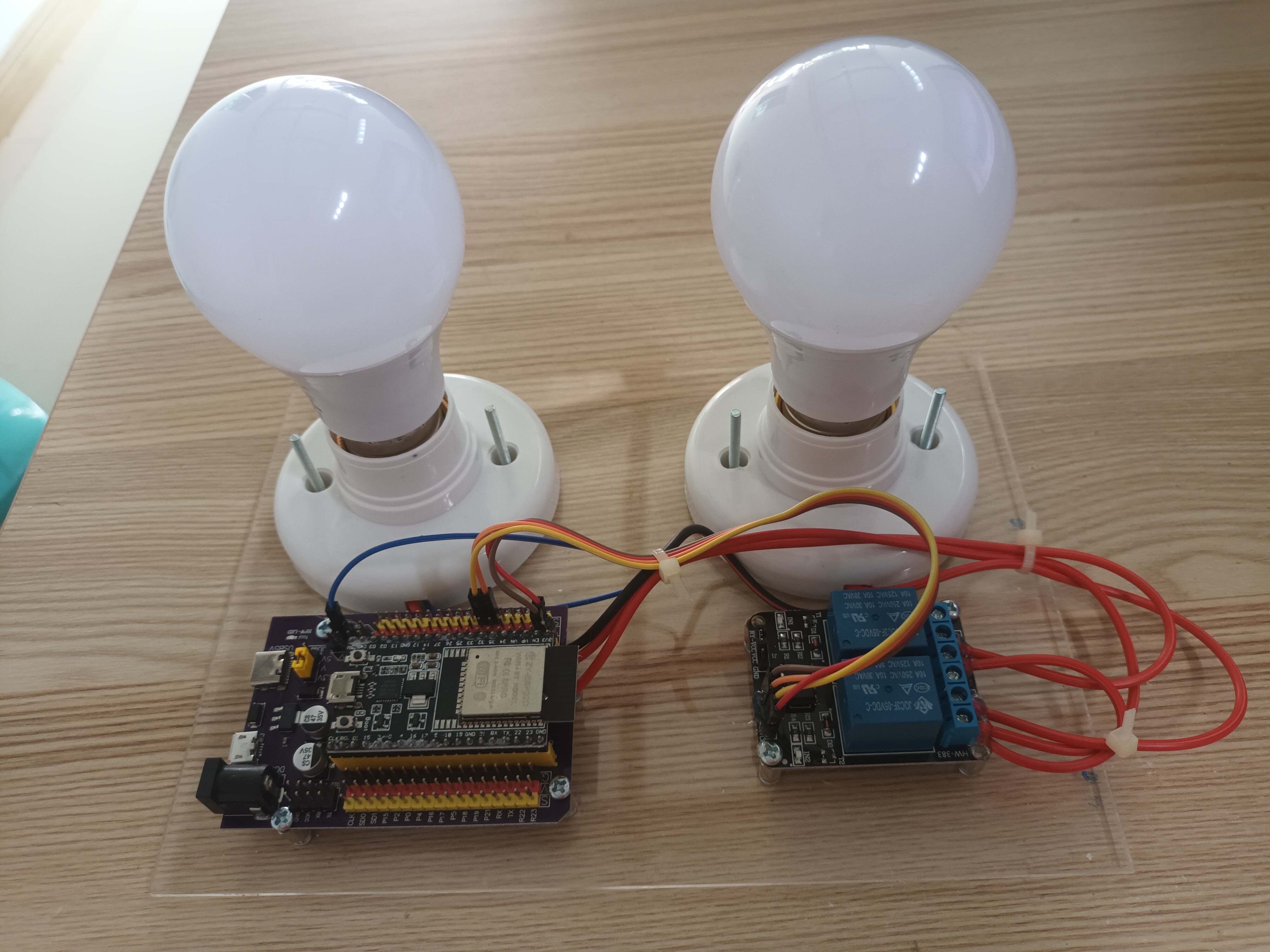 ชุดประกอบสำเร็จ IOT เปิด-ปิดไฟ ด้วยมือถือ ผ่าน ESP32 + Bluetooth