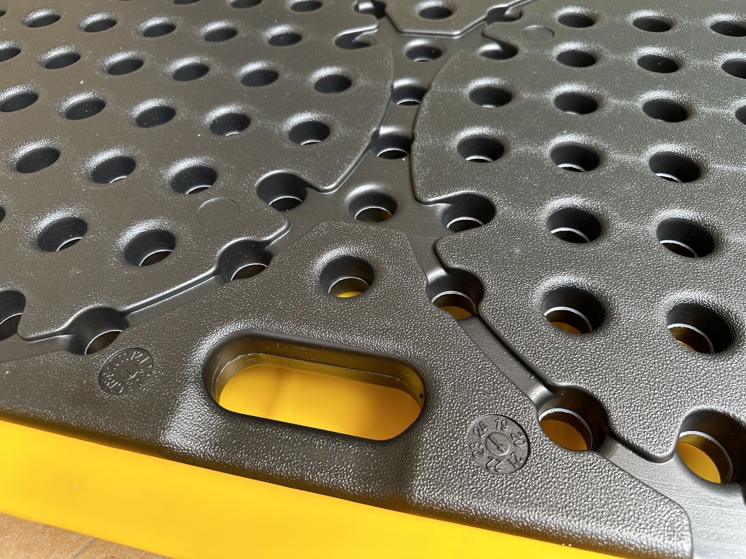 Spill Pallet พาเลทรองสารเคมี