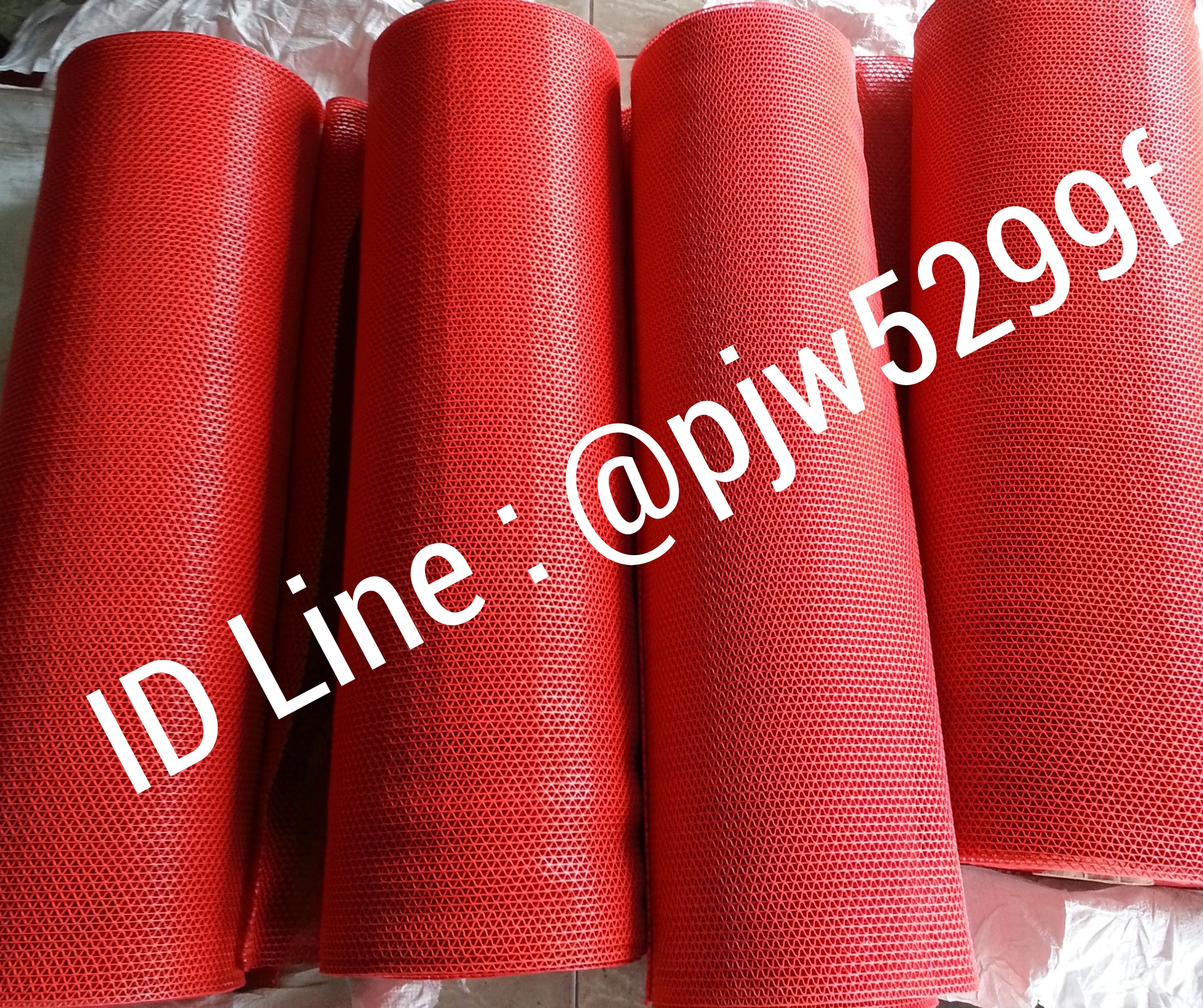 แผ่นยางกันลื่นหนา 4.5 mm. ความกว้าง 1.20 m. Tel. 064-239-6165