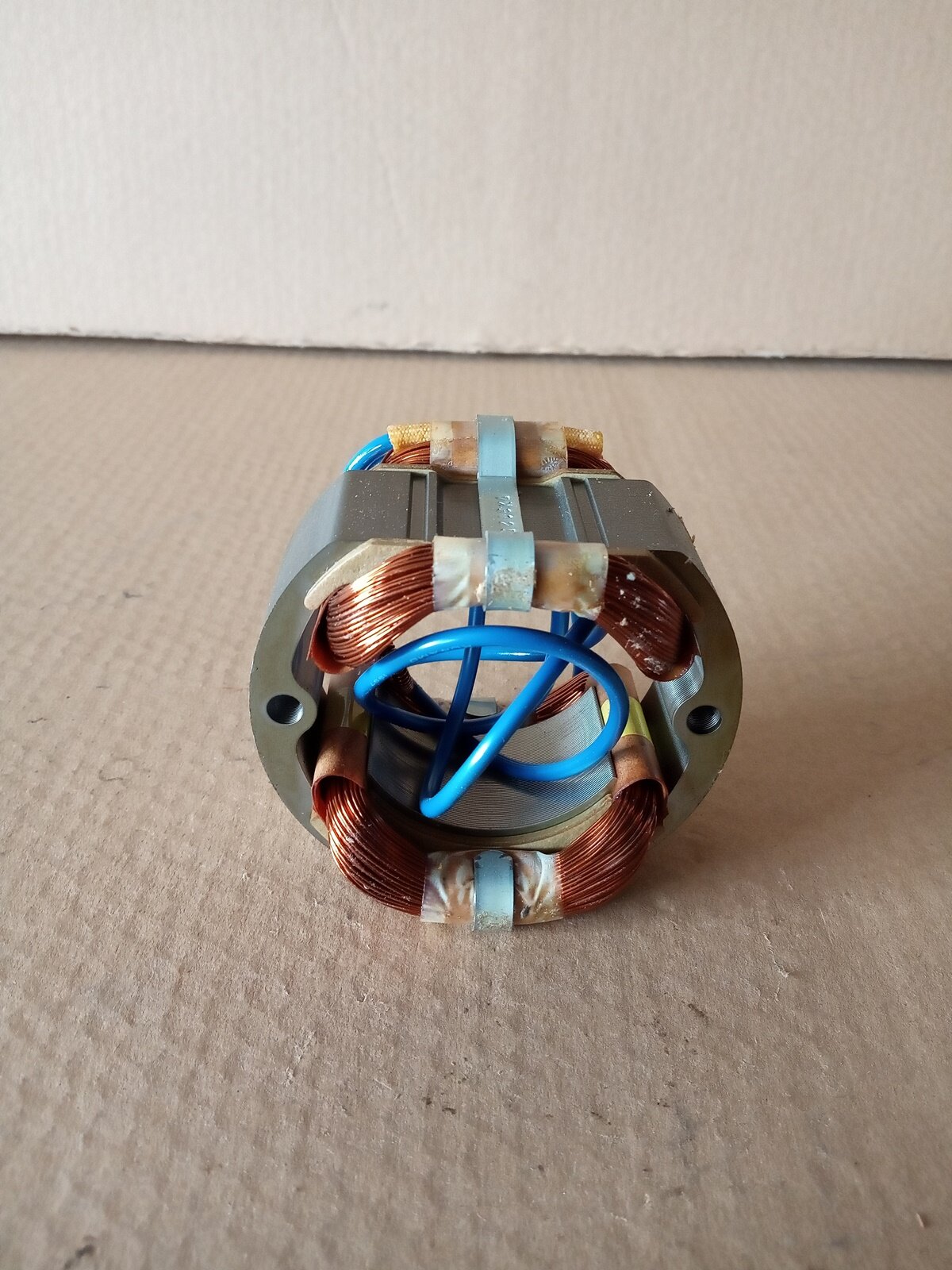 ฟิลคอยล์ เครื่องขัดกระดาษทราย MAKITA รุ่น 9924DB