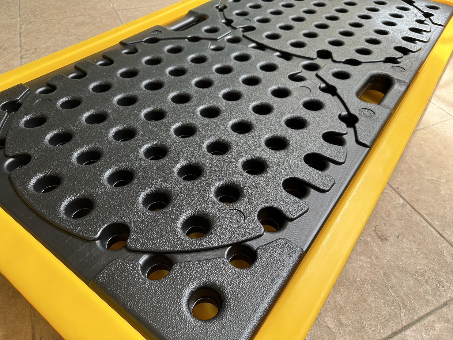 Spill Pallet พาเลทรองสารเคมี