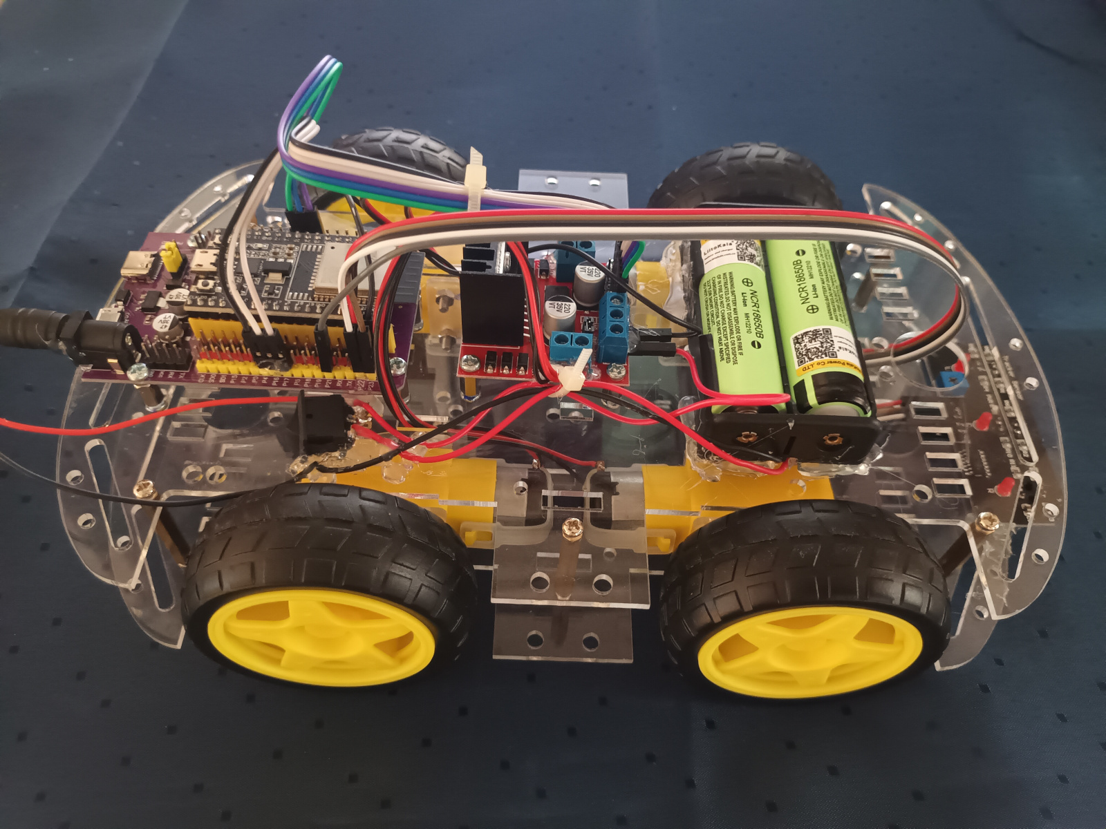 ชุดคิท หุ่นยนต์เดินตามเส้น 3 เซ็นเซอร์ ESP32