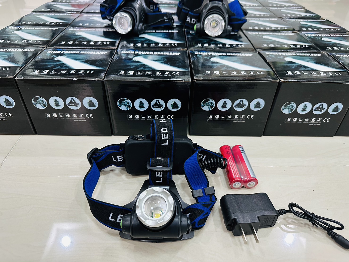 ไฟฉายคาดศรีษะ LED แสงสีขาว ซูมได้ ชาร์จไฟได้ในตัว