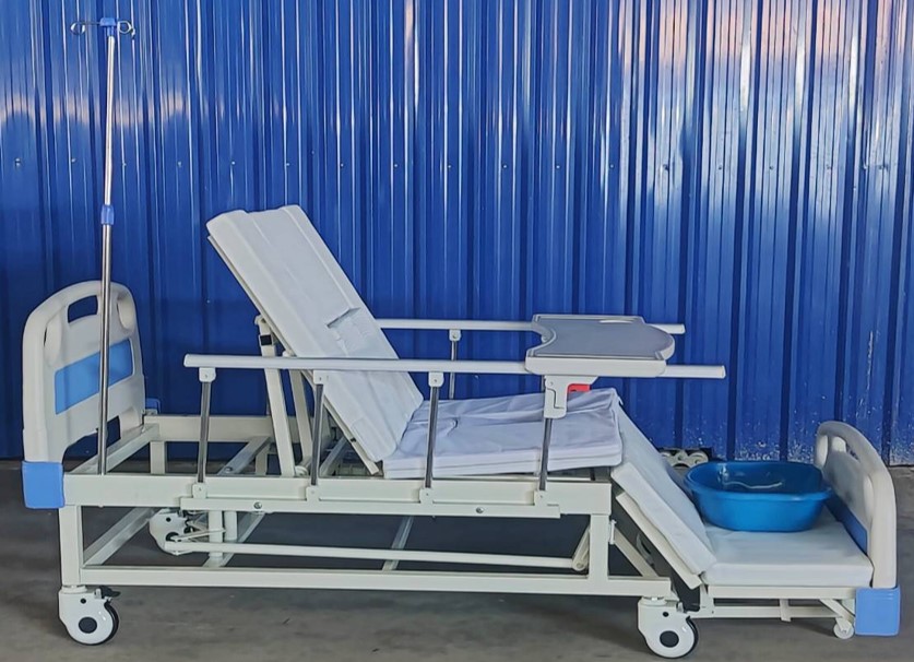 เตียงผู้ป่วยแบบมือหมุน 5 ฟังก์ชั่น ราวกั้นแบบสไลด์ข้าง รุ่น B01-II-DL-h01