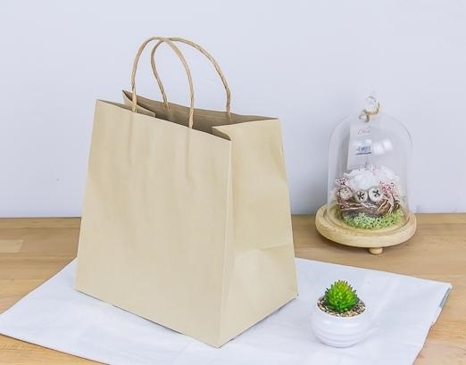 ถุงกระดาษน้ำตาลหูเกลียว 23x15x23 ซม.