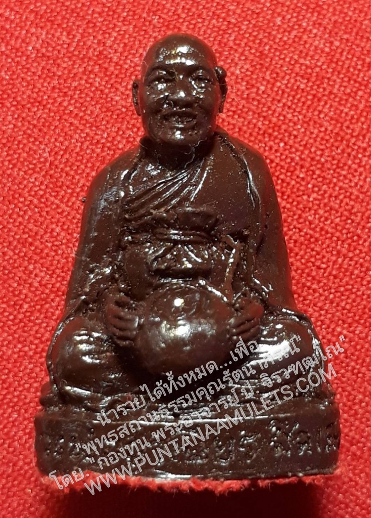 * "พระรูปเหมือนอุ้มบาตรโภคทรัพย์ "รุ่นแรก" หลวงพ่อจำเนียร สีลเสฏโฐ ปี 61..!..."เนื้อผงเหล็กน้ำพี้กายสิทธิ์ ผสมผงมวลสารว่านโภคทรัพย์ ของพระเกจิเถราจารย์ ผู้ทรงวิทยาคม ในอดีต และปัจจุบัน เป็นส่วนผสม ลงในองค์พระ เป็นจำนวนมาก..!"...(&