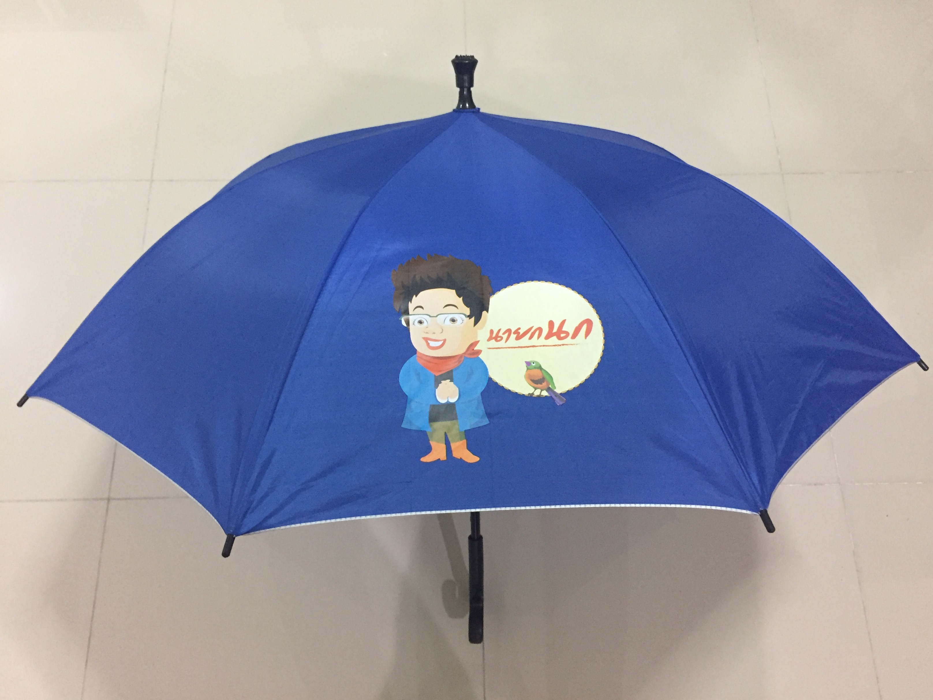 ร่มไม้เท้า 24 นิ้ว ผ้ายูวี โครงโลหะ ออโต้เปิด ด้ามจับไม้เท้าสีดำ ปลอกPVC พิมพ์สกรีนออฟเซ็ท