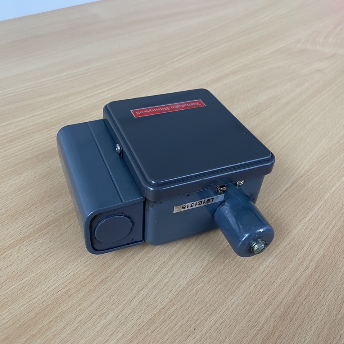 Pressure Controller – YAMATAKE HONEYWELL รุ่น L91B 1316