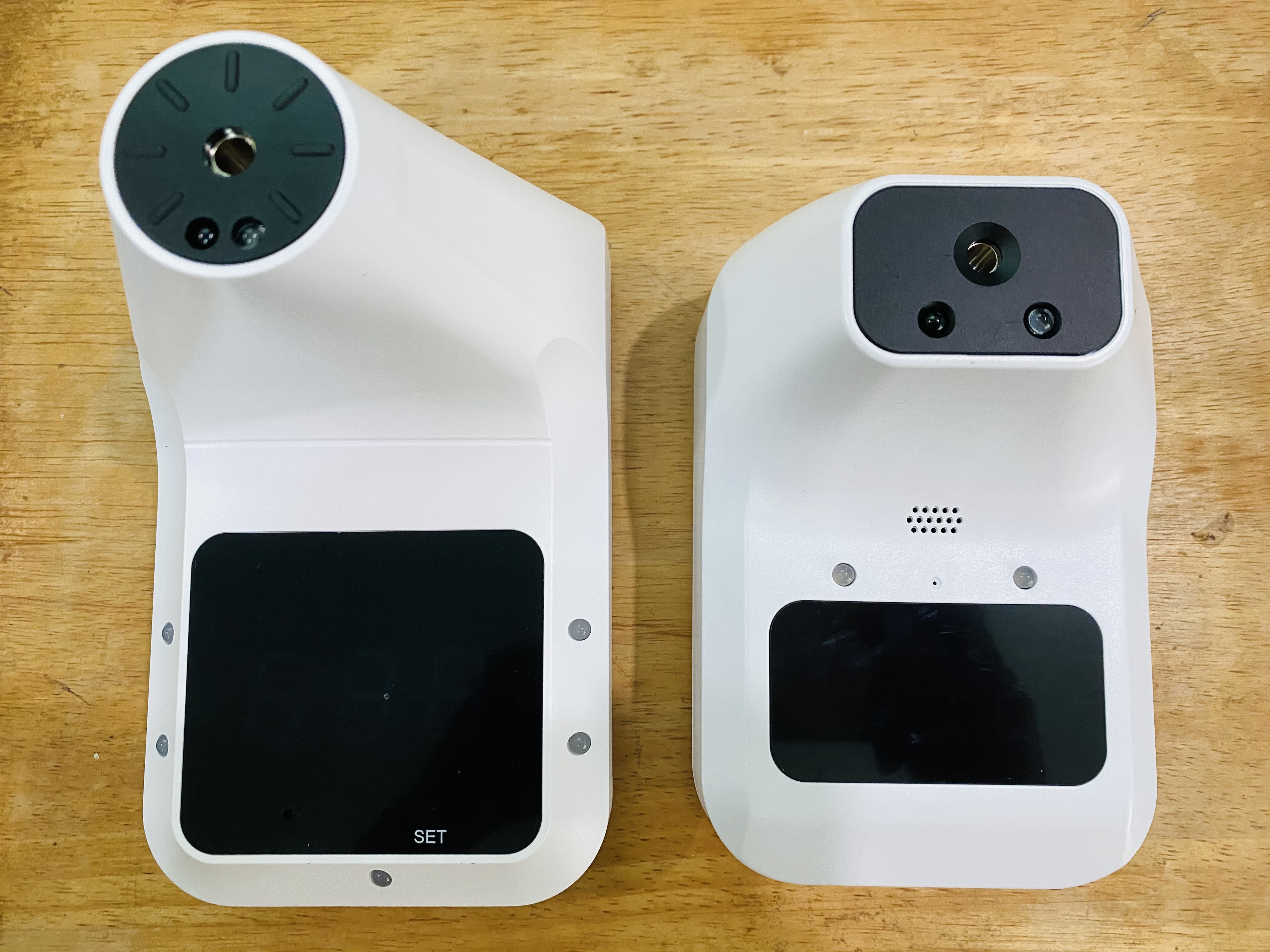 เครื่องวัดอุณหภูมิแบบอินฟาเรด พร้อมขาตั้งและอุปกรณ์ครบชุด