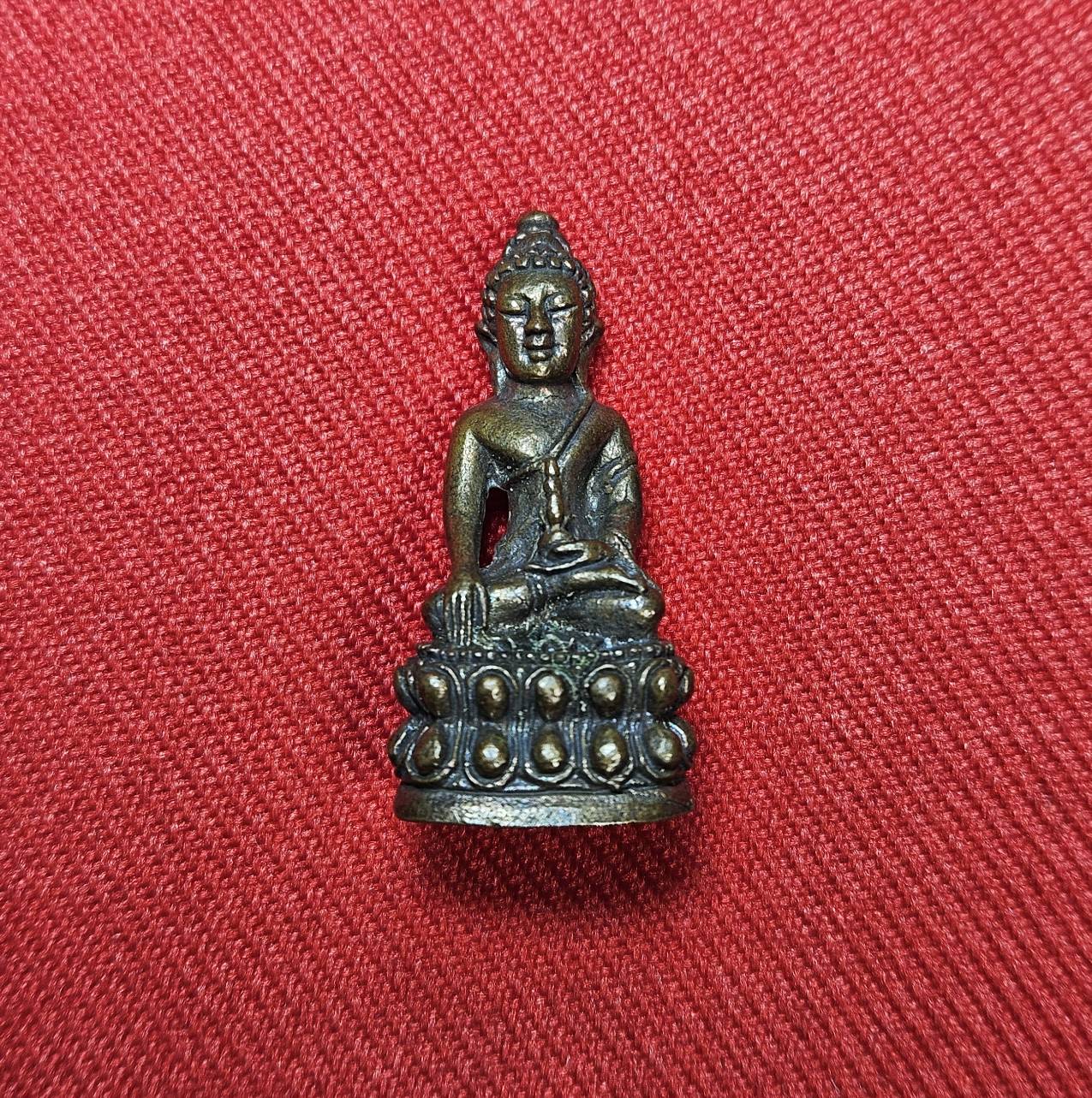* "พระกริ่ง "ปัญญาปทีโป"..."รุ่นแรก" (พระกริ่งเล็ก) พระอาจารย์เปลี่ยน ปัญญาปทีโป วัดอรัญญวิเวก (บ้านปง) อ.แม่แตง จ.เชียงใหม่..! อนุญาต เป็น "กรณีพิเศษ" ให้ กองร้อย ตชด.ที่ ๓๓๔ กองกำกับการตำรวจตระเวนชายแดนที่ ๓๓ อ.แม่อาย 