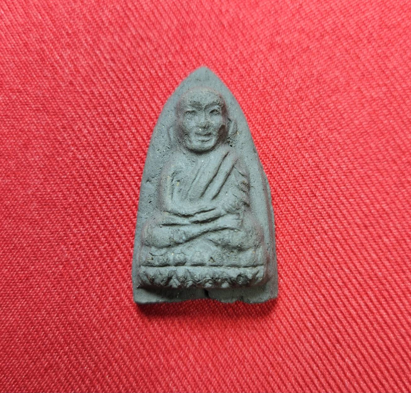 * "พระหลวงปู่ทวด "เนื้อว่าน" วัดเมือง ยะลา "รุ่นสุริยุปราคา" ปี 2538..! "พระดี...พิธีใหญ่มากๆ..!" ประสบการณ์...ลือเลื่อง...เยี่ยมสุดๆ...พุทธคุณ ครอบจักรวาล..! นับเป็น อิทธิมงคลวัตถุ ที่น่าอาราธนาพกพา บูชาติดตัว-ขึ้นคอ เพ
