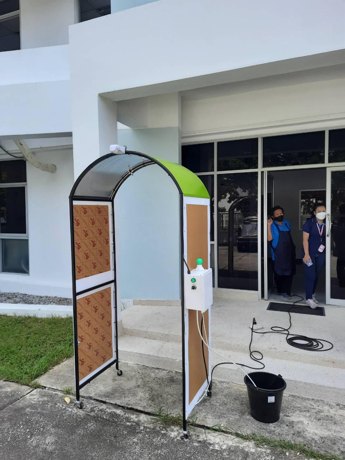 อุโมงค์พ่นฆ่าเชื้อโรคเคลื่อนย้ายได้ โครงสร้างเหล็กหุ้มอคริลิค