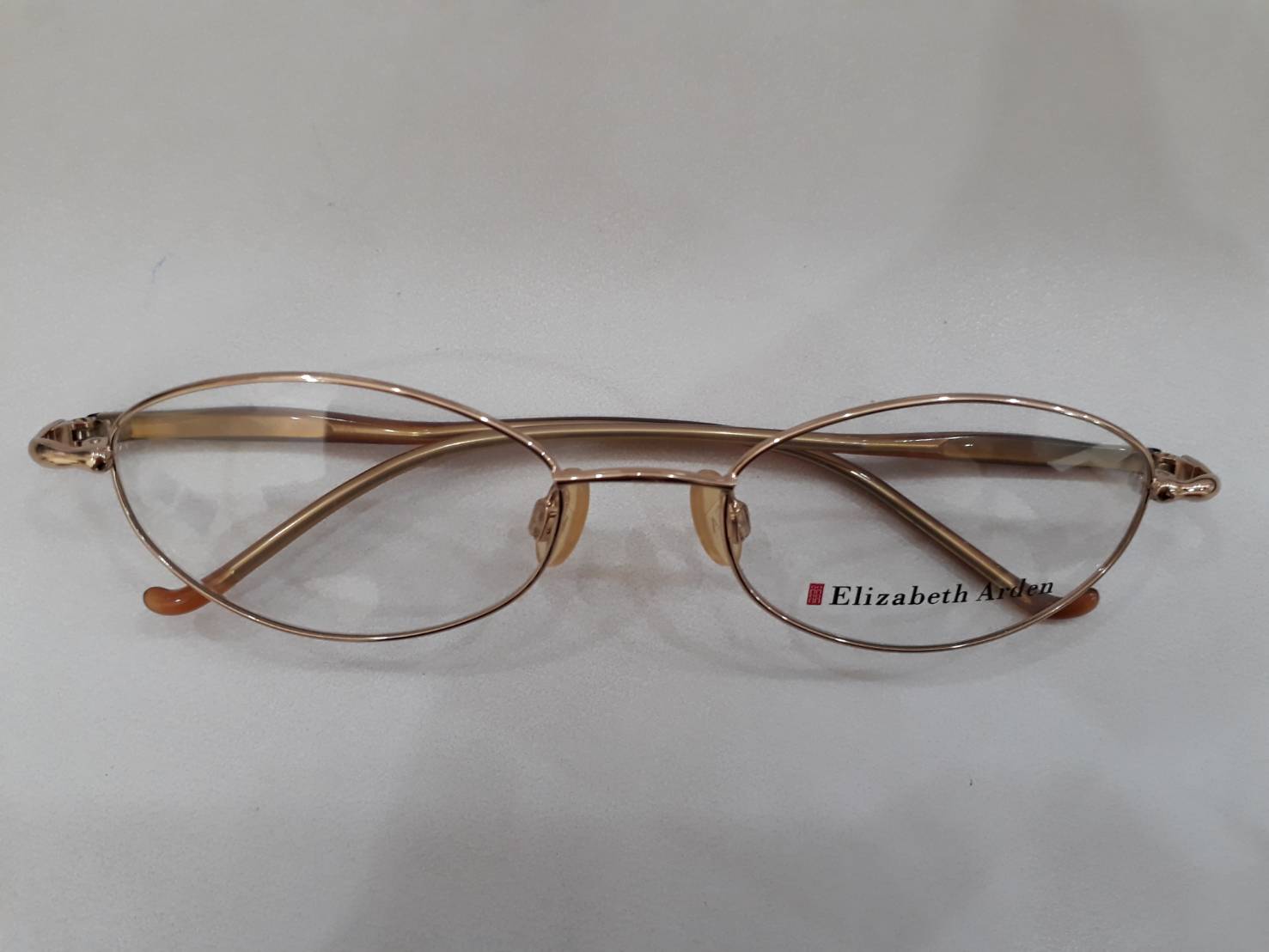 แว่นตาElizabeth Arden