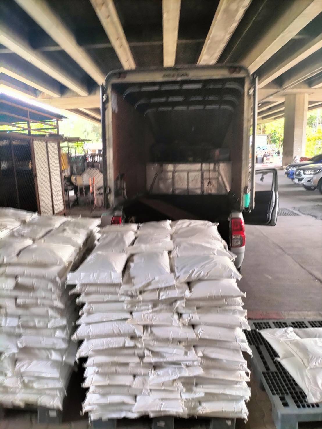 ผงดูดซับน้ำมันและสารเคมี แบบถุง 20 กก.