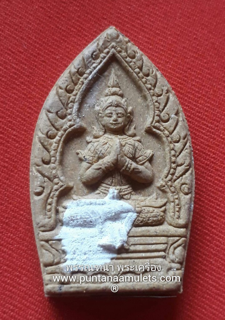 พระขุนแผนร่ายเวทย์ หลวงปู่จอม วัดบ้านดอนดู่ จ.อำนาจเจริญ..."เนื้อมหาว่านพิเศษ ผสมว่านจินดามณี สีน้ำตาล / กรรมการ" "องค์ที่ 3."