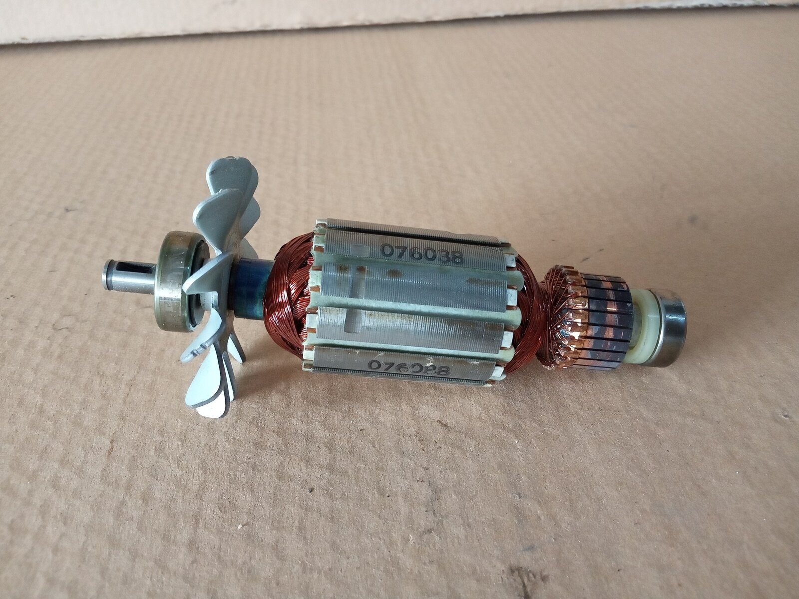 ทุ่น เครื่องตัด MAKITA รุ่น 4100NB (ญี่ปุ่นแท้)