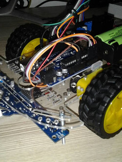 ชุดคิท หุ่นยนต์เดินตามเส้น 5 เซ็นเซอร์ Arduino 2WD