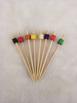 ไม้จิ้มหัวลูกเต๋าเล็ก คละสี