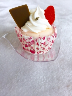 จานพลาสติก ทรงสามเหลี่ยม